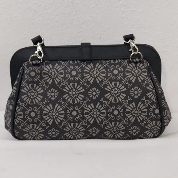 Petunia Pickle Bottom Diaper Bag Handbag - Picture 3 of 14
